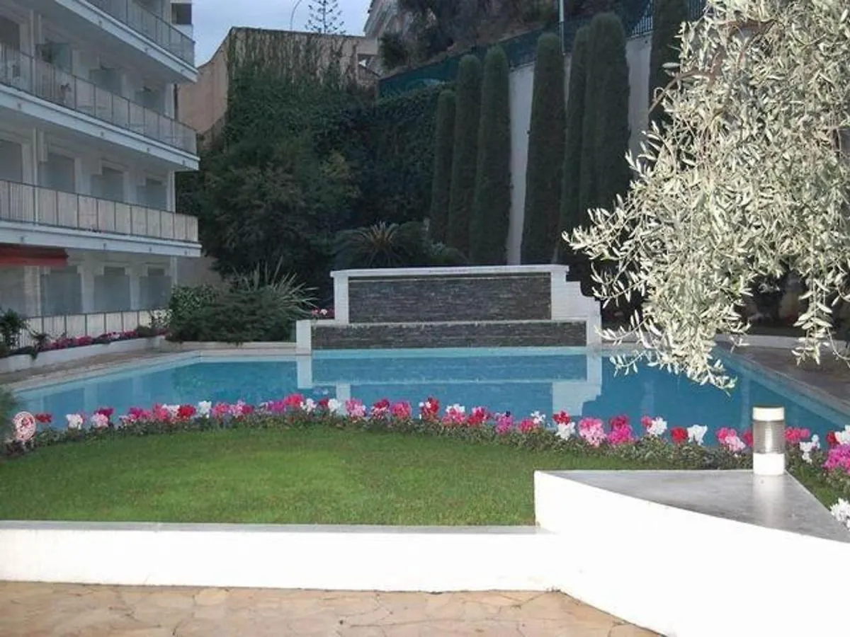 Studio Renove Face Mer Avec Terrasse A Menton, Proche Centre-Ville Et Plages - Fr-1-196-301 Lägenhet